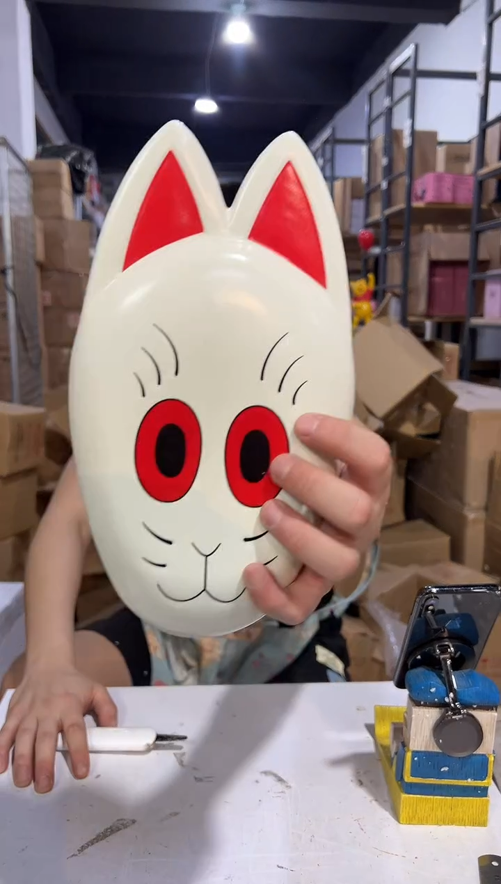 瓷片白猫面具盘子微瑕