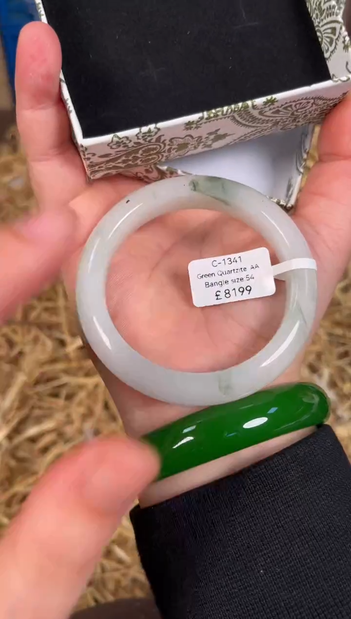 未镶嵌手镯石英质玉C1341
