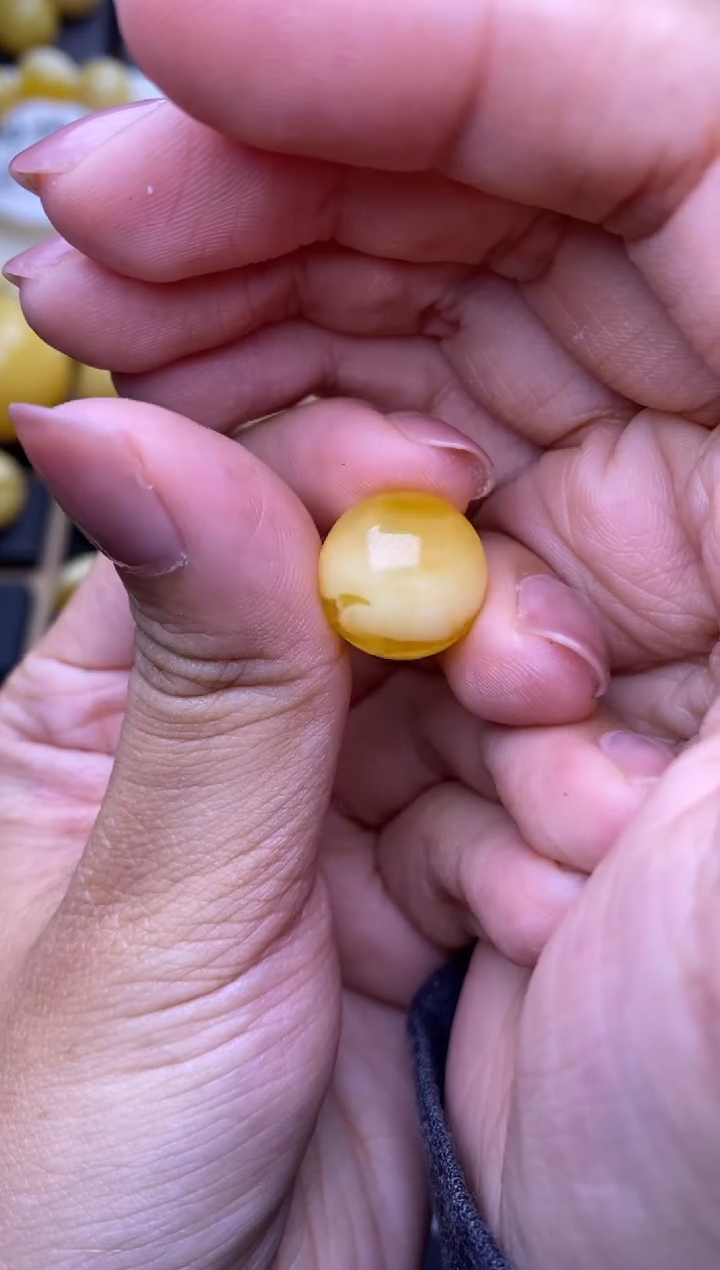 裸石琥珀未镶嵌大小姐珠宝92