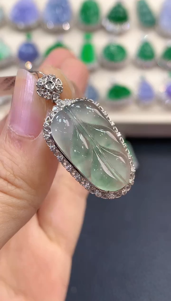 【闪购商品】翡翠吊坠(不含链)18K金镶嵌 C56