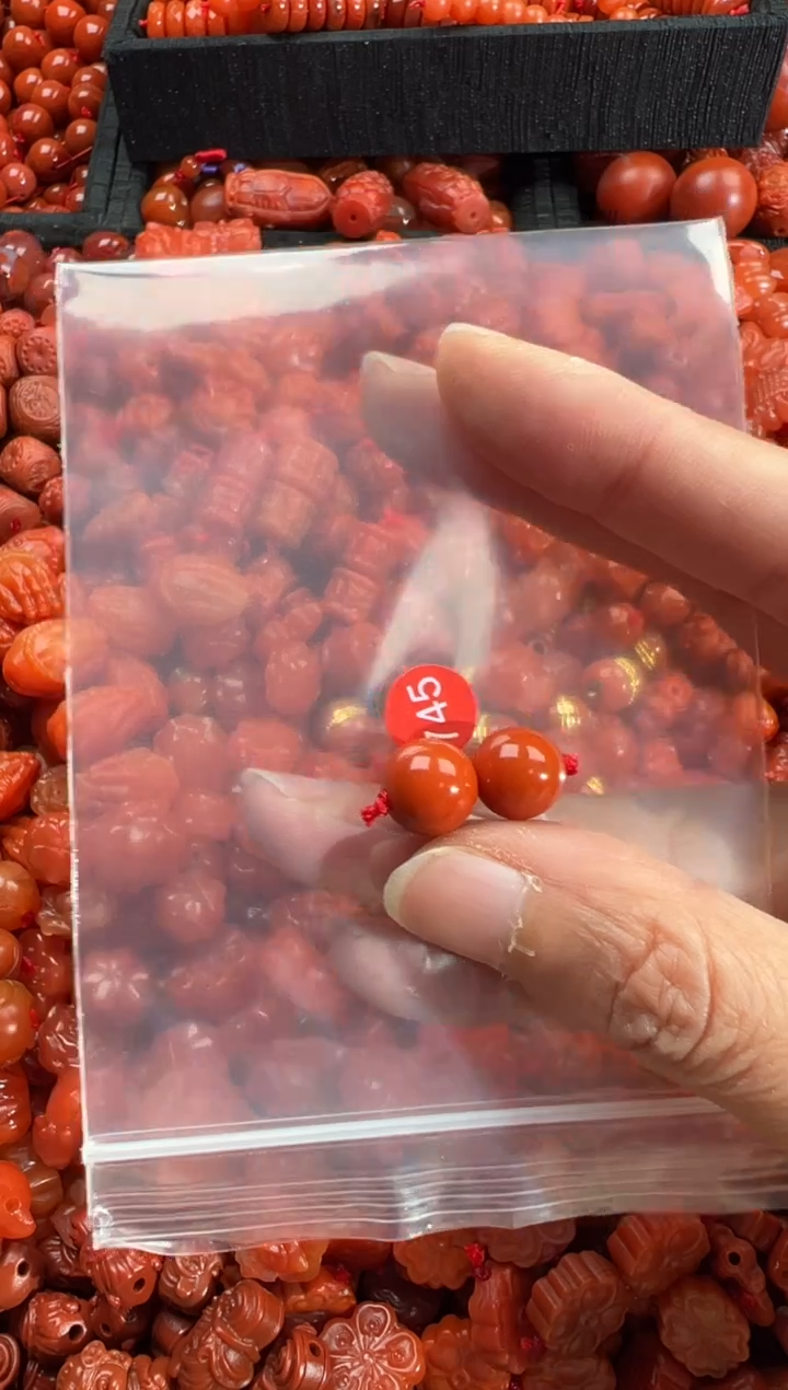 【闪购商品】南红玛瑙未镶嵌颈饰1