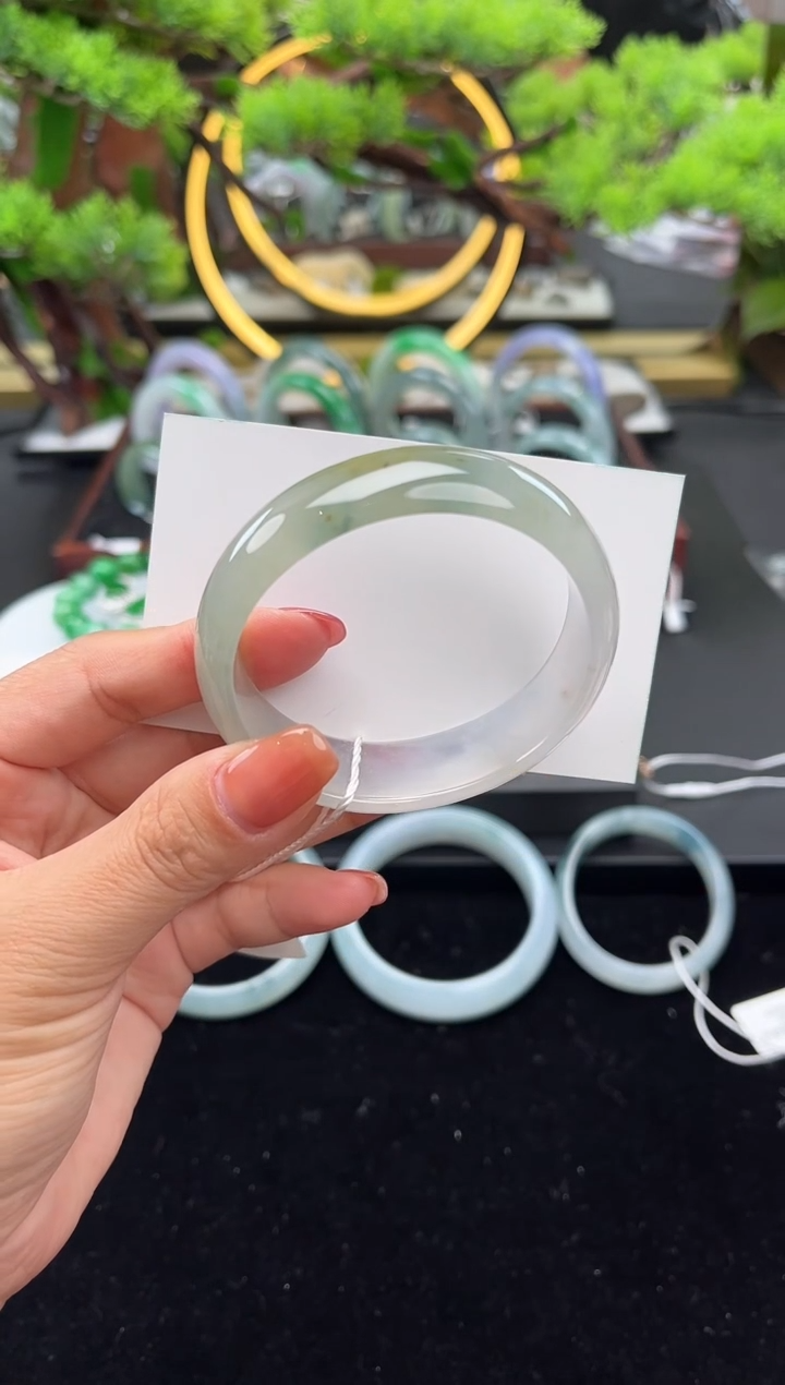 未镶嵌手镯翡翠手镯