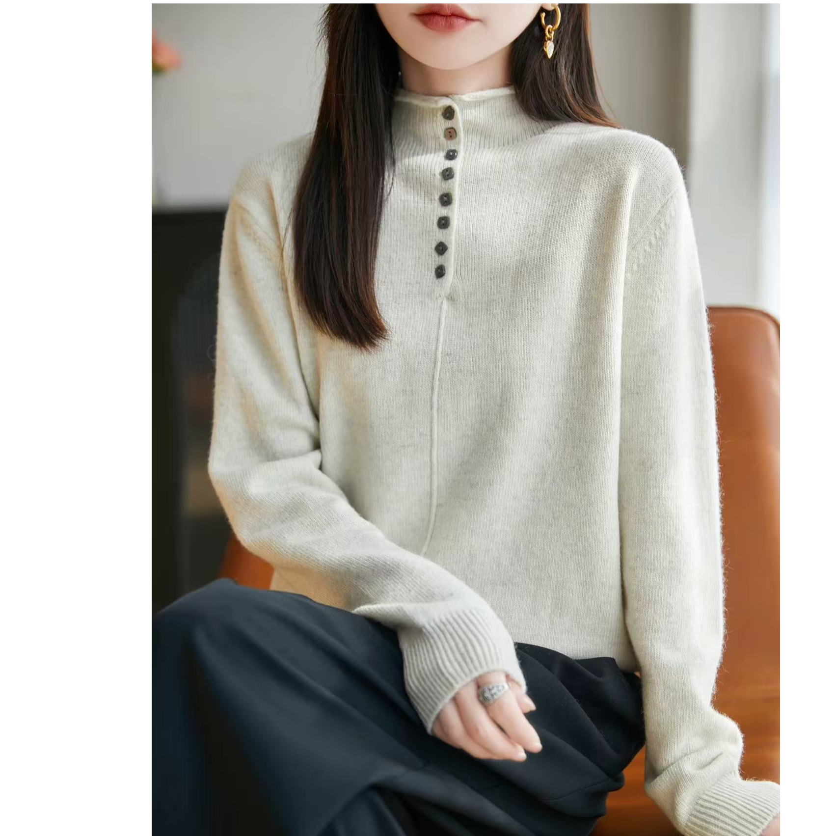 冬季新款排扣设计半高领精纺毛衣女休闲百搭毛衣