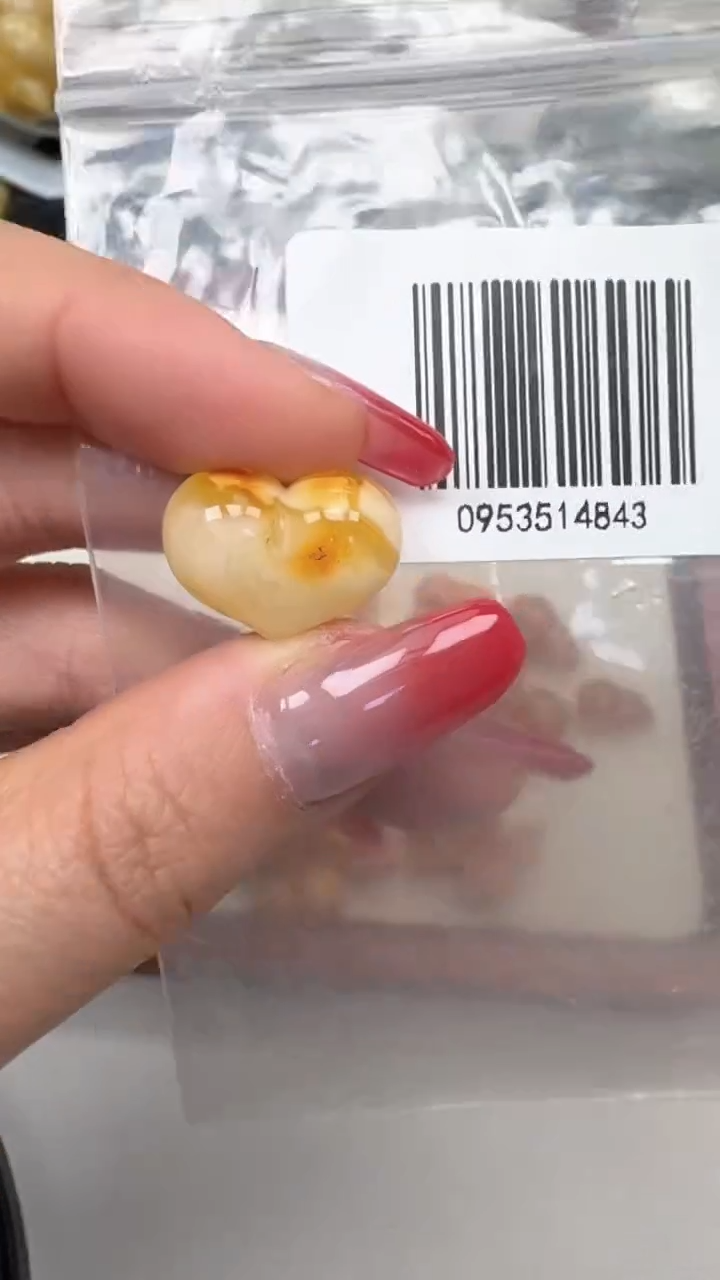 裸石琥珀未镶嵌如图