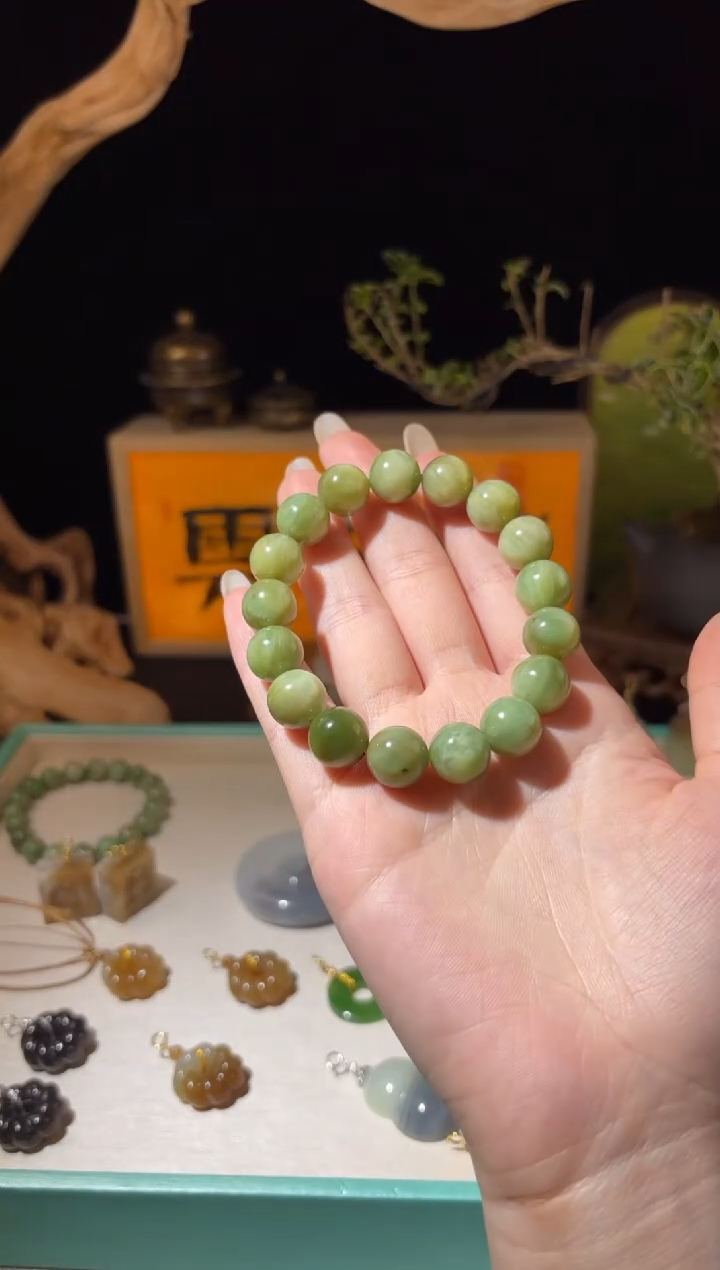 未镶嵌手串和田玉12mm黑羊洞