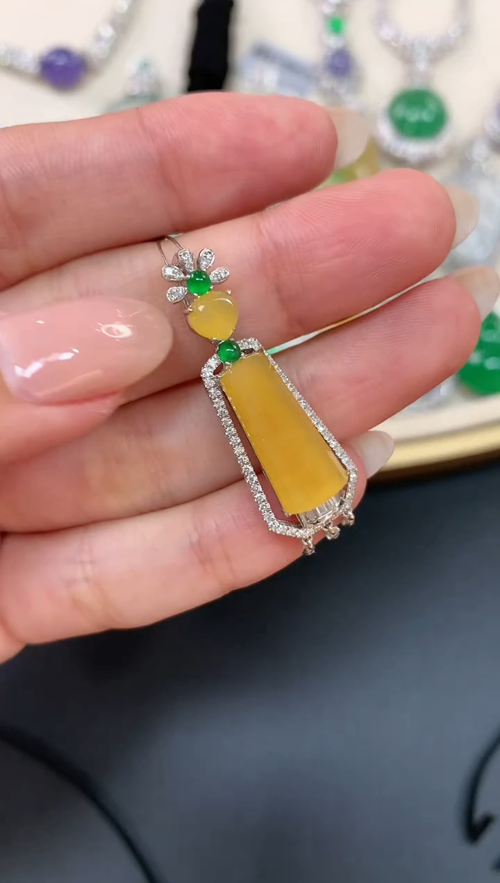 【闪购商品】翡翠吊坠(不含链)18K金镶嵌A87|6800