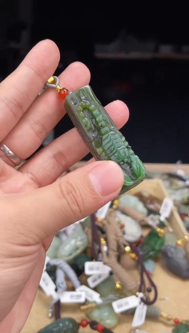 颈饰未镶嵌和田玉1