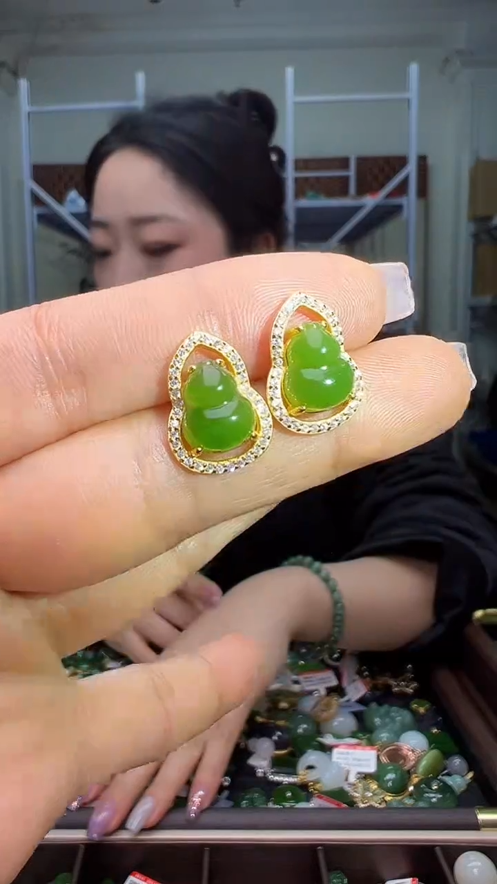 颈饰银S925镶嵌和田玉（多样性发货.发其一)1.04.65