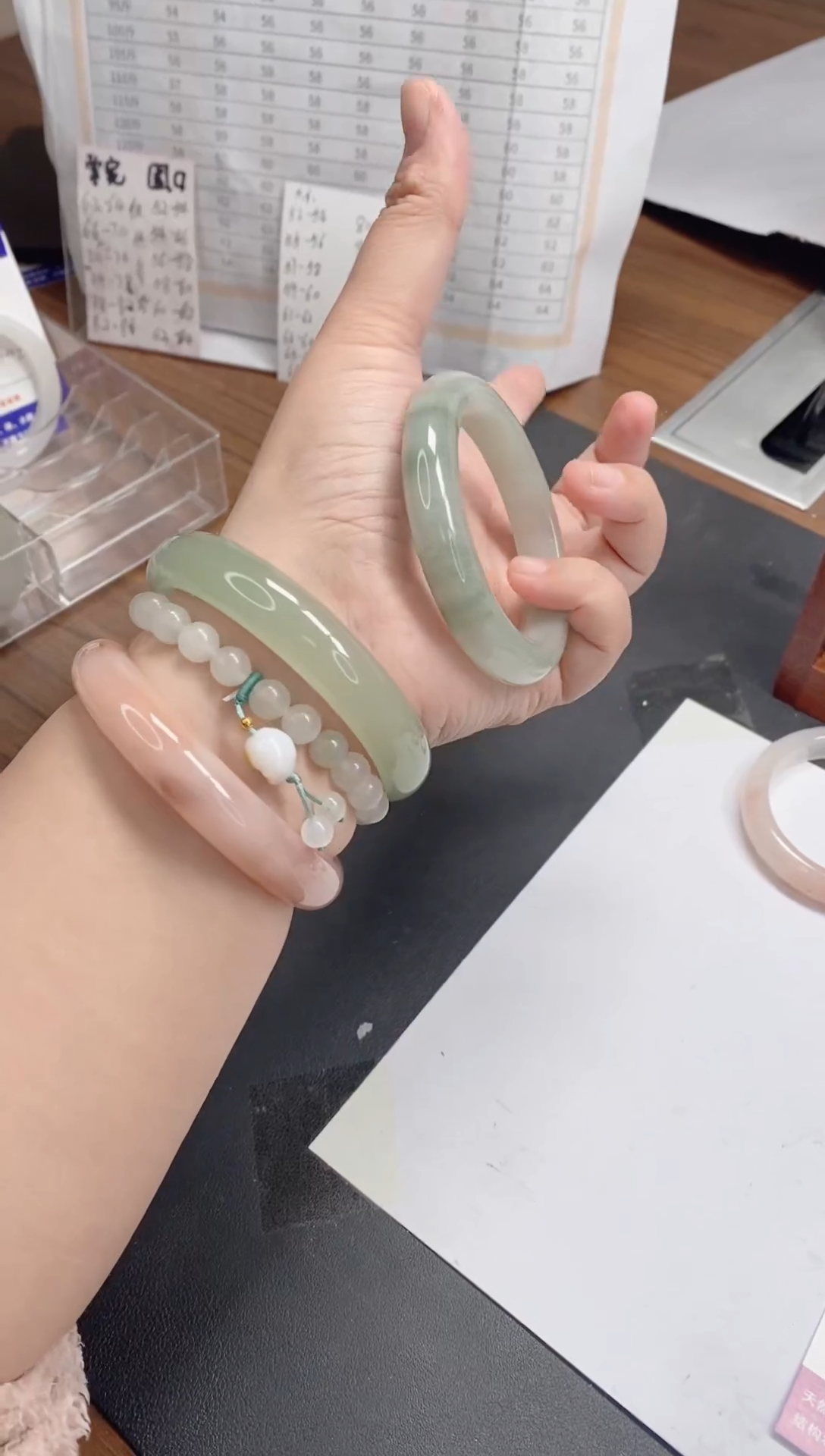 未镶嵌手镯石英质玉196/55-56