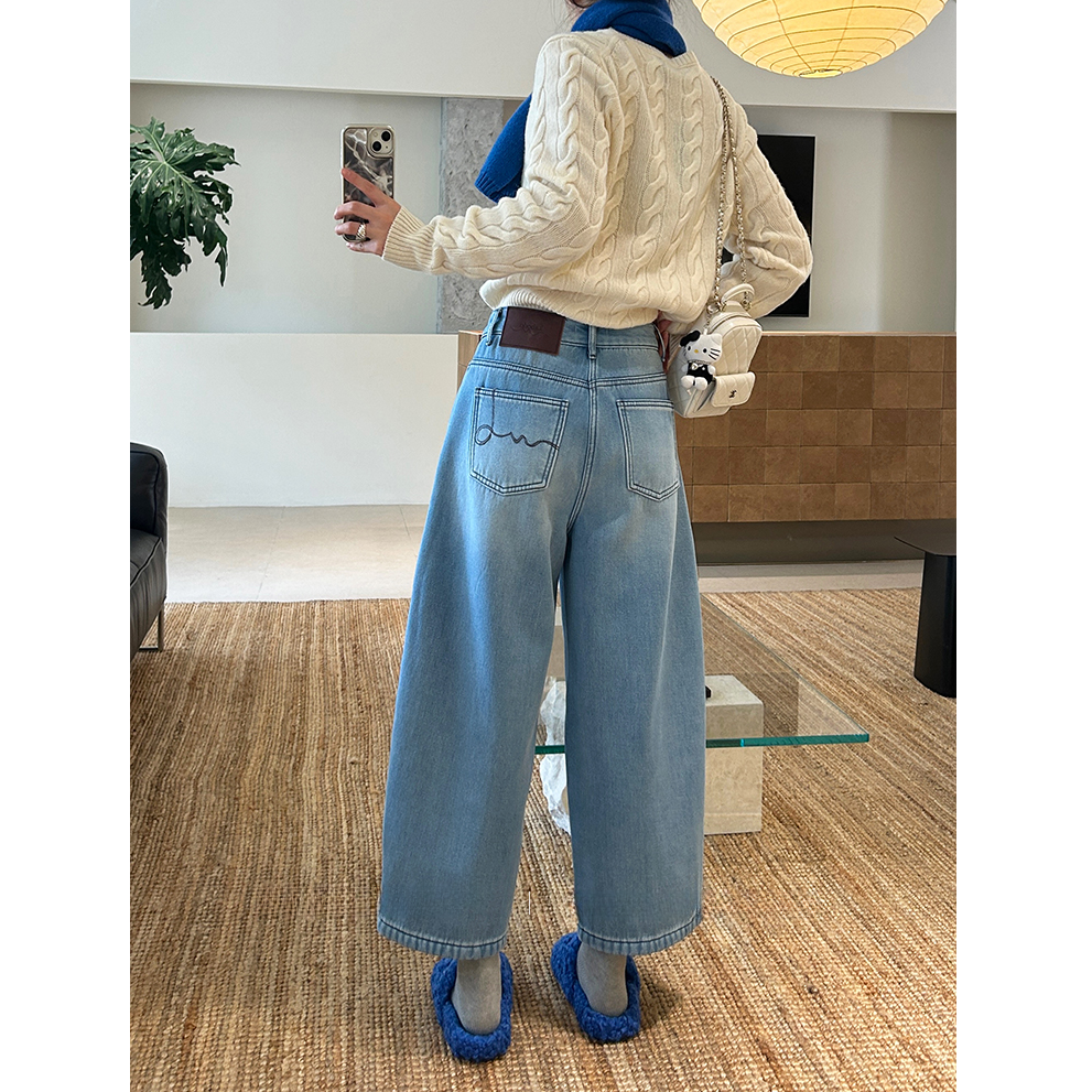 浅蓝色加绒加厚弯刀牛仔裤女冬季新款梨形身材遮胯显瘦阔腿九分裤