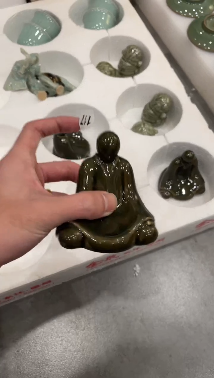 117窑承青瓷坐无相