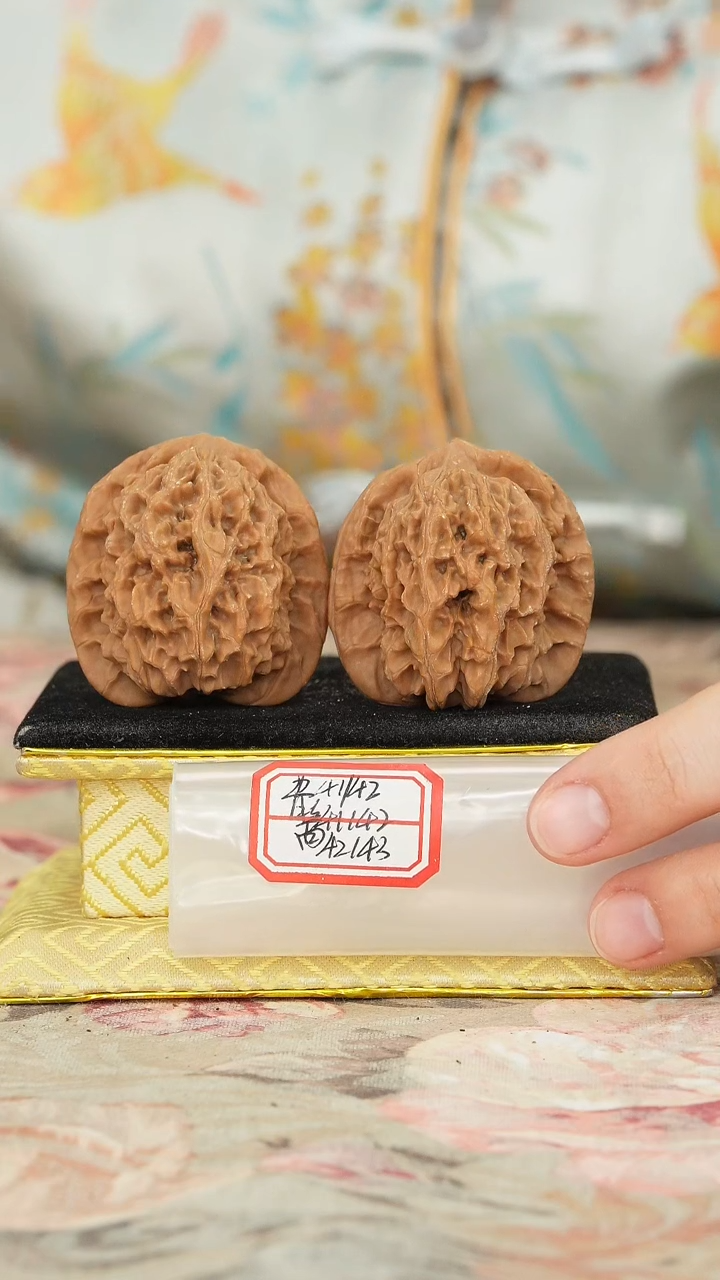 【闪购商品】文玩核桃把件非嫁接马老四