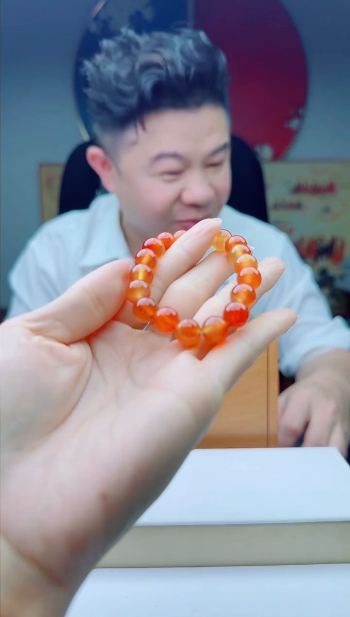 未镶嵌颈饰玛瑙/玉髓多样性发其一