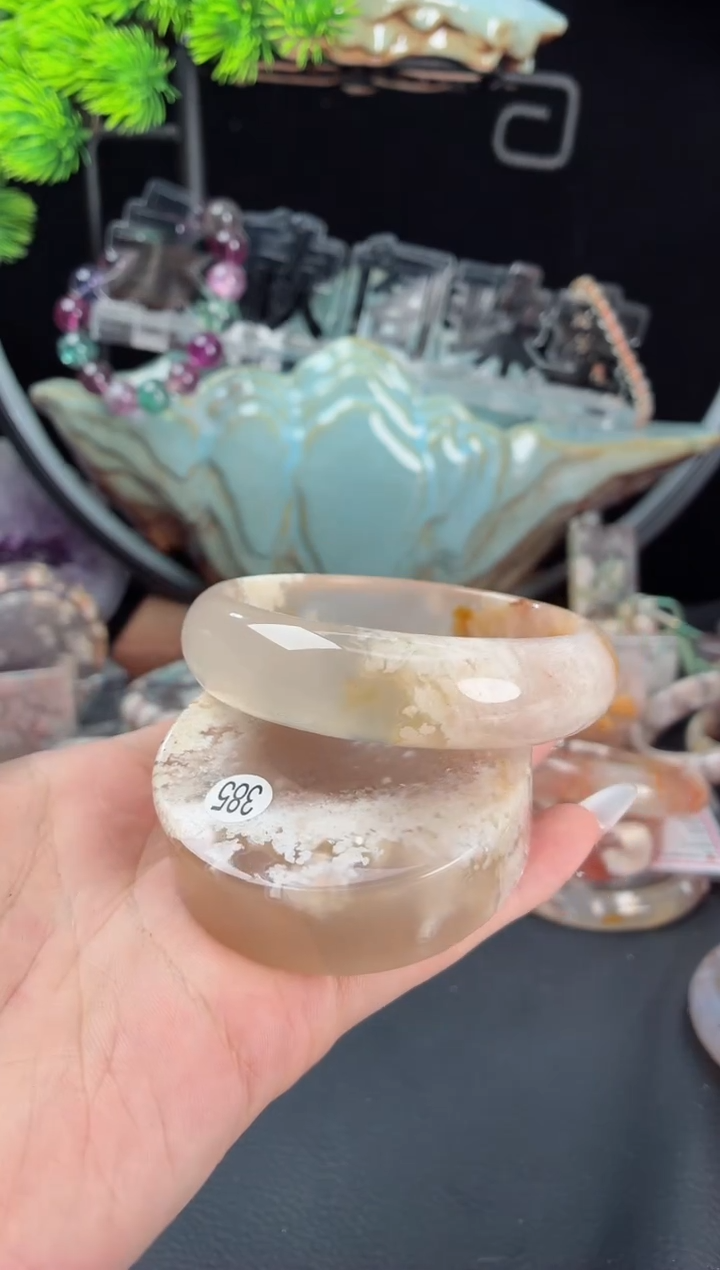 石英质玉手镯（圆镯）未镶嵌63