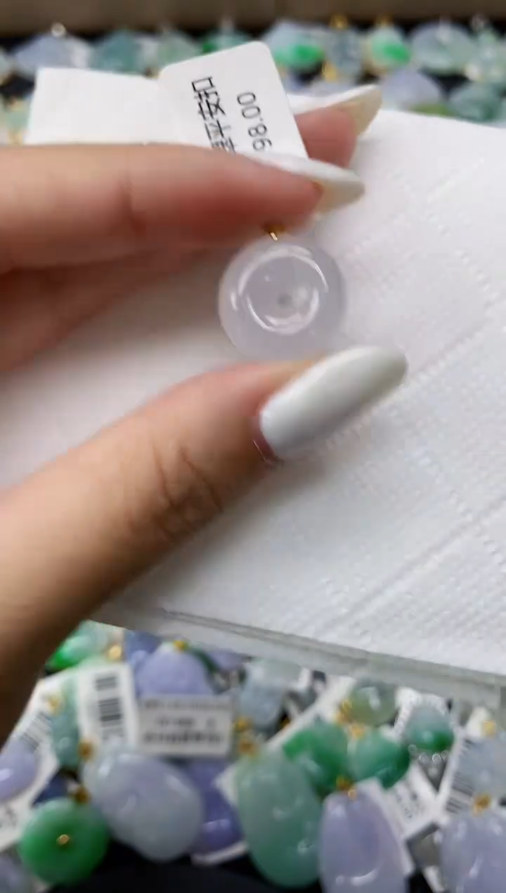 颈饰18K金镶嵌翡翠11111111111