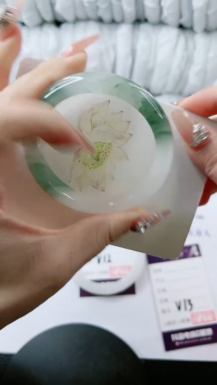 【闪购商品】石英质玉手镯未镶嵌多样性发货V13