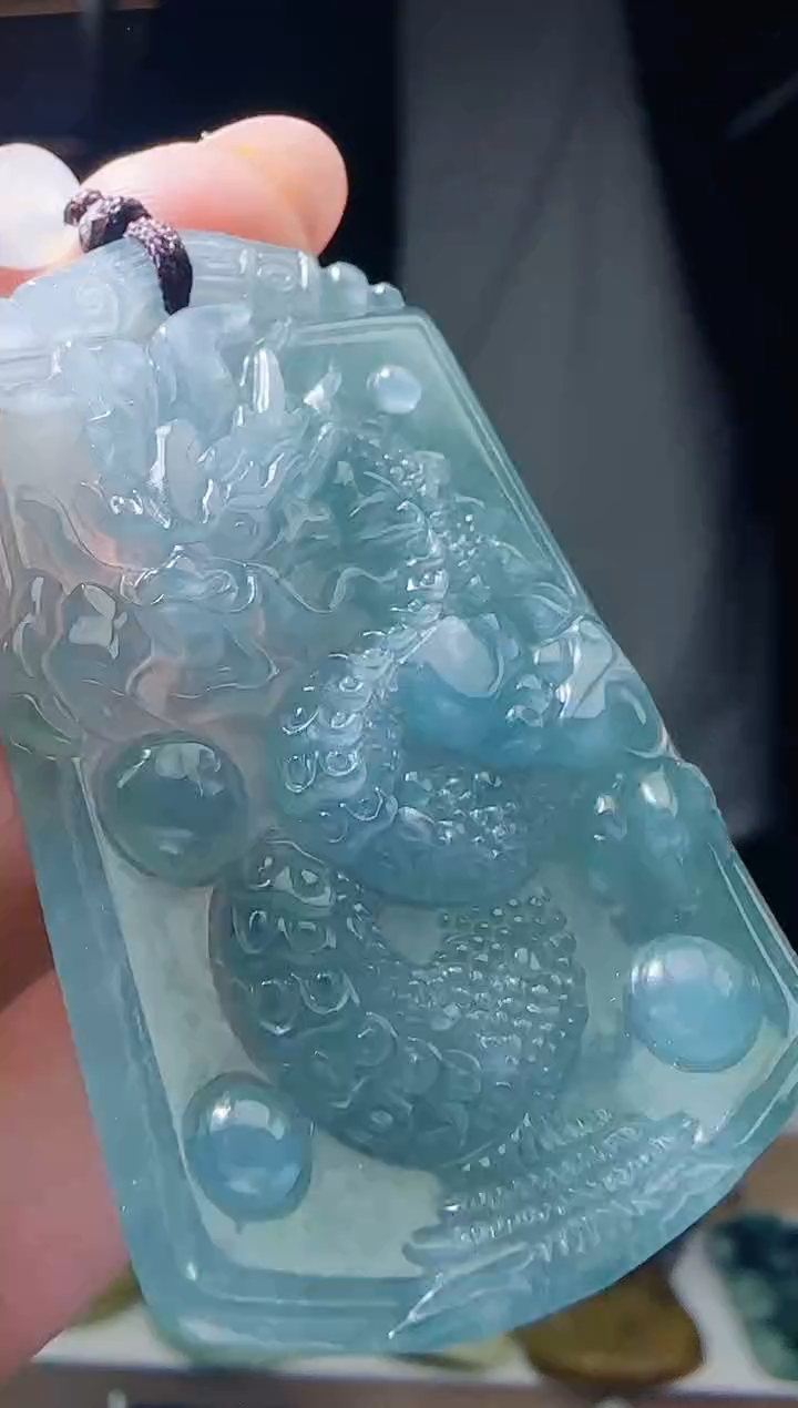 颈饰未镶嵌翡翠多样性发其一  龙牌