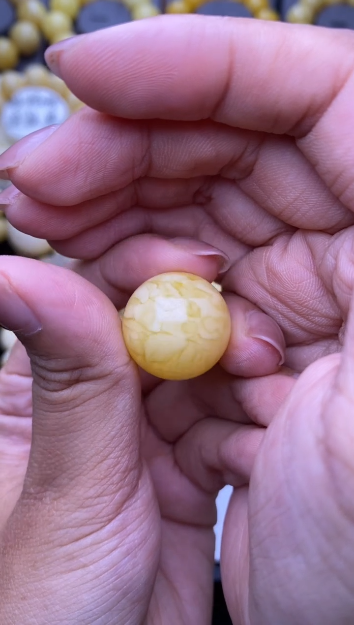 裸石琥珀未镶嵌20mm+大小姐珠宝102