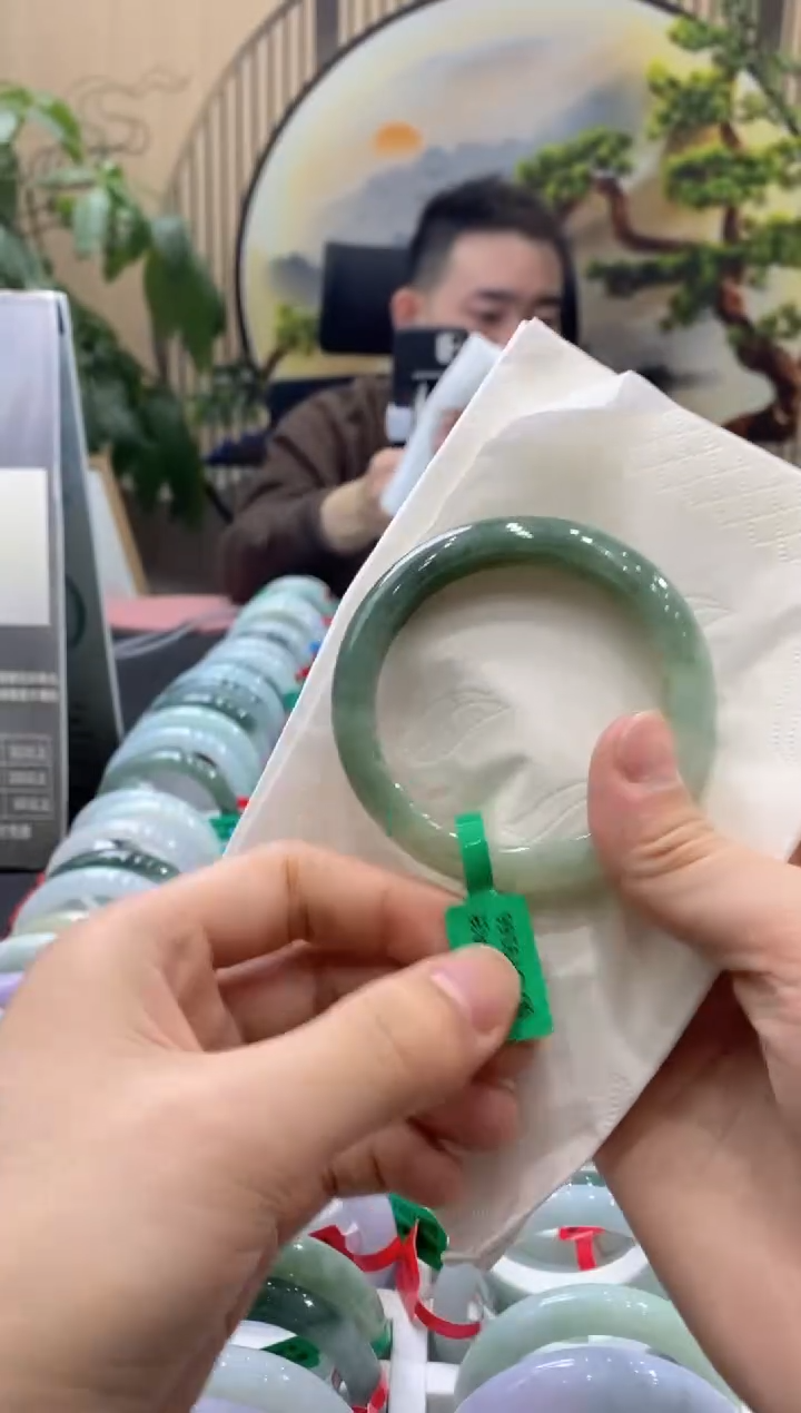 【闪购商品】翡翠手镯未镶嵌0000014829