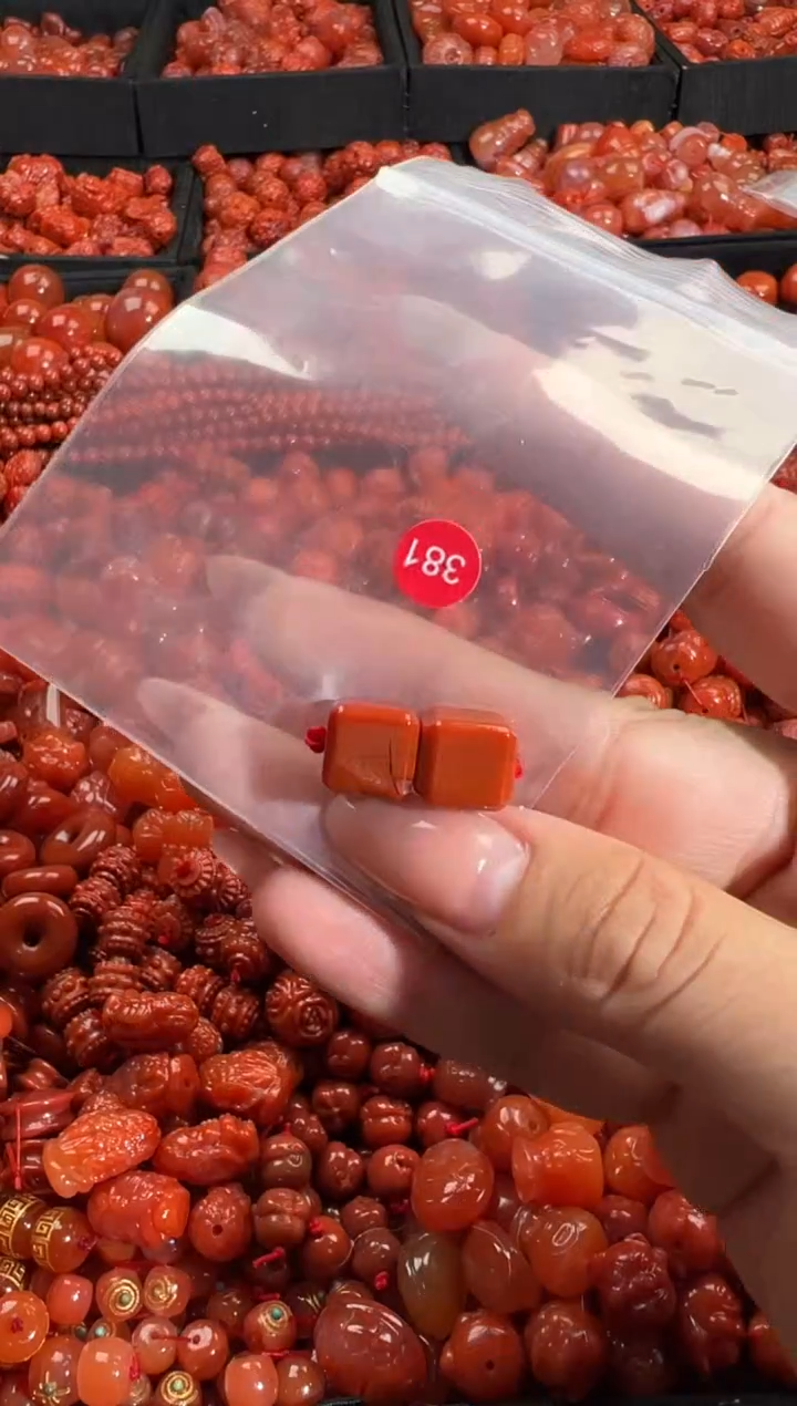南红玛瑙未镶嵌颈饰11