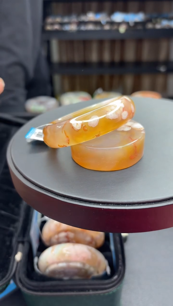 【闪购商品】石英质玉手镯未镶嵌681（55圈赠送镯心）