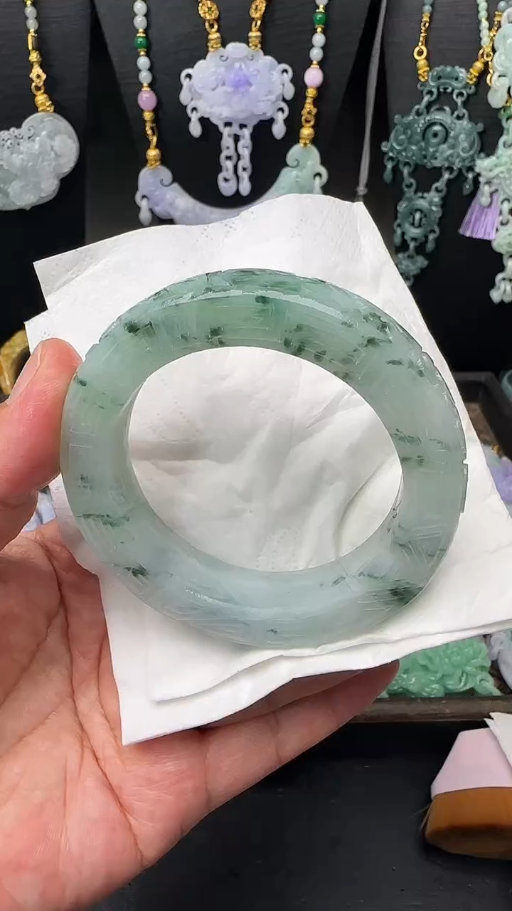 未镶嵌定制翡翠手镯