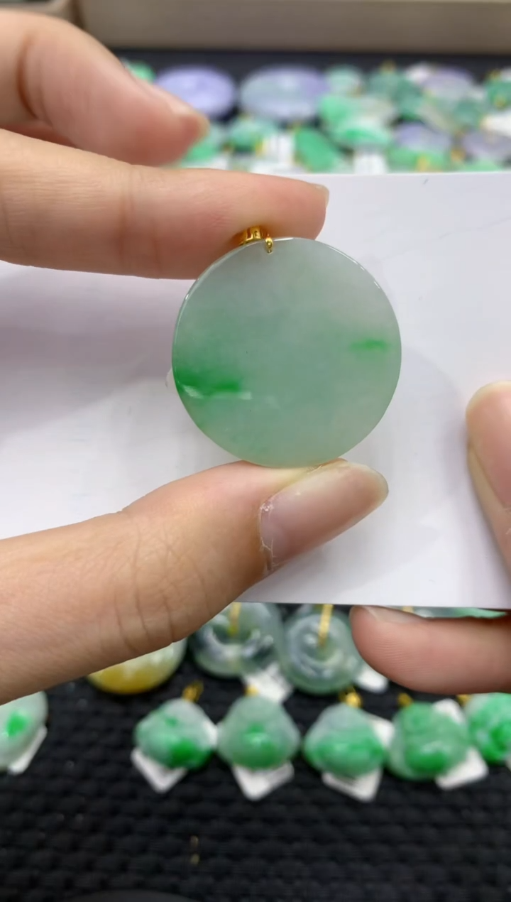 颈饰18K金镶嵌翡翠天然缅甸翡翠A货