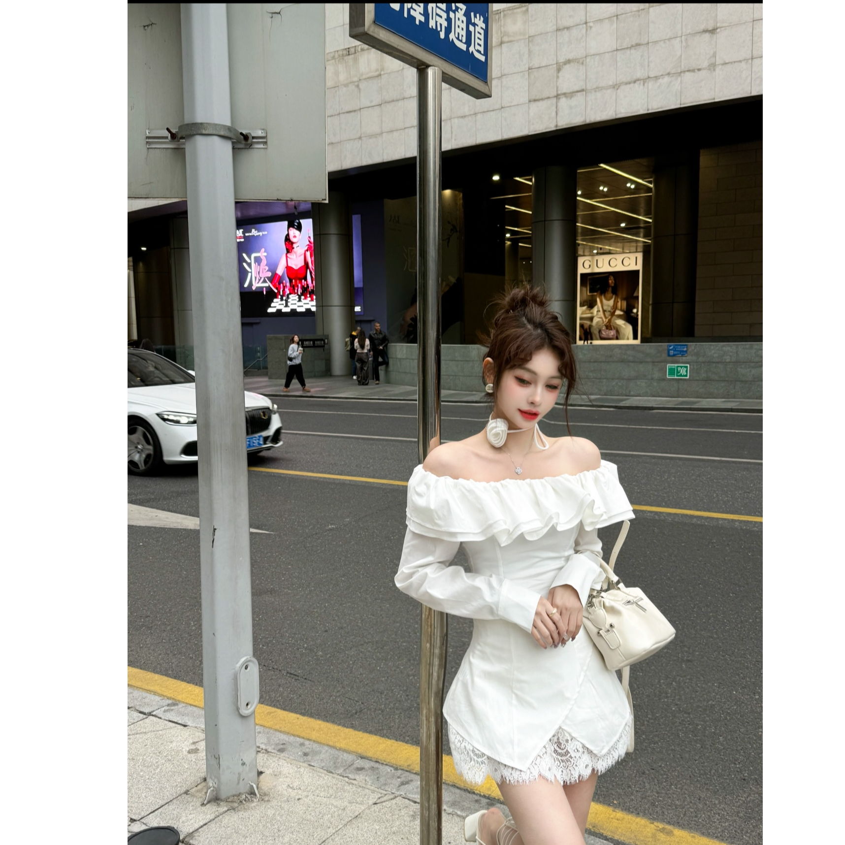 春季新款一字肩荷叶边不规则小衫女(配颈绳)E2082