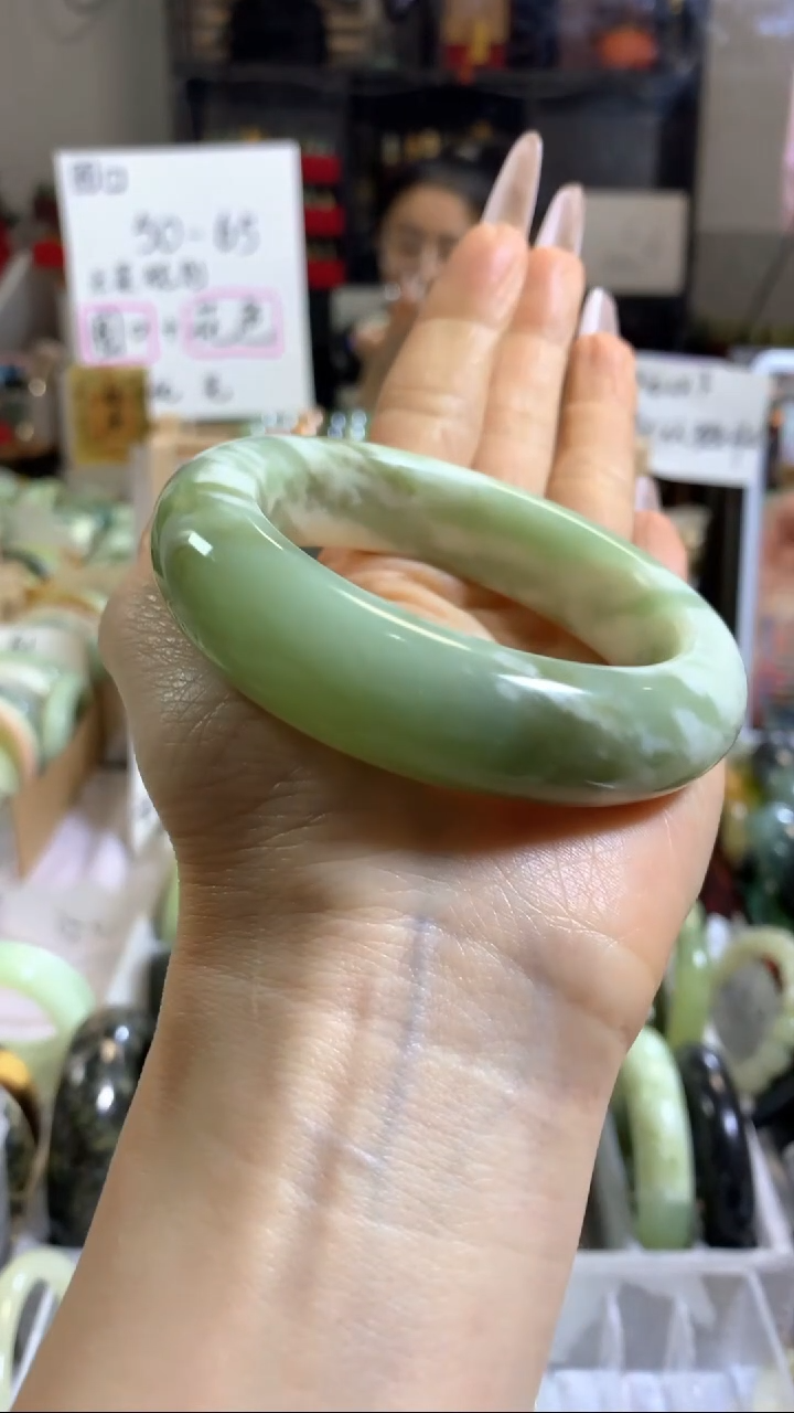 未镶嵌岫玉手镯56 55+