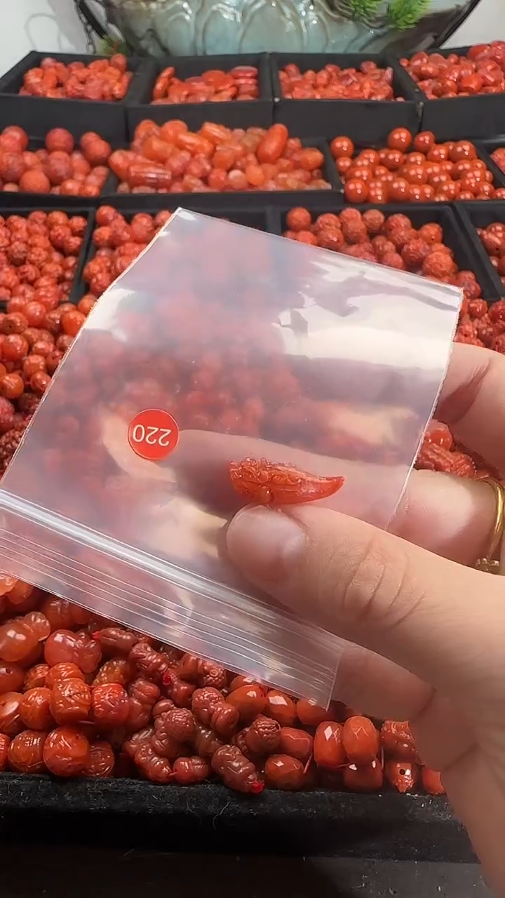 颈饰未镶嵌南红玛瑙1