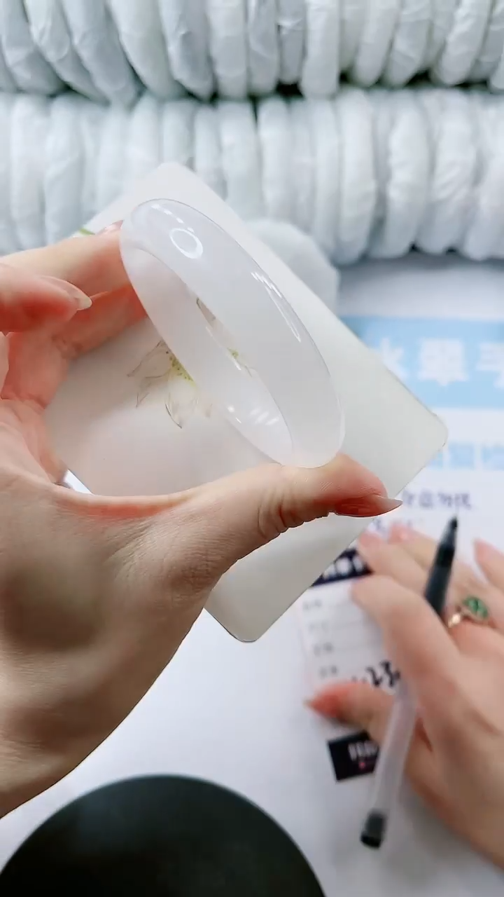 【闪购商品】石英质玉手镯未镶嵌多样性发货V236