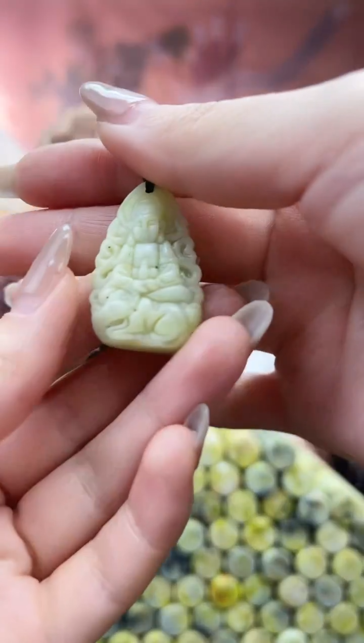 未镶嵌岫玉吊坠·