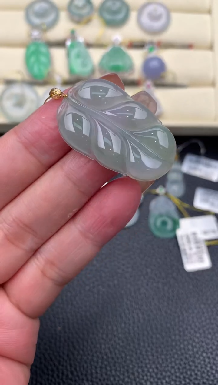 【闪购商品】翡翠颈饰18K金镶嵌Q324      