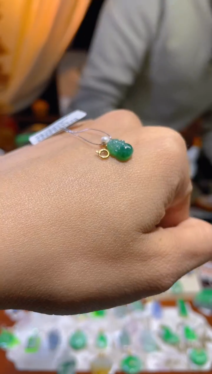 【闪购商品】翡翠颈饰18K金镶嵌假一赔三