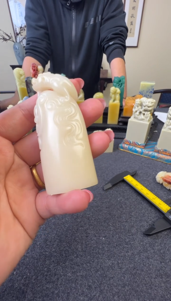 寿山石白芙蓉螭龙