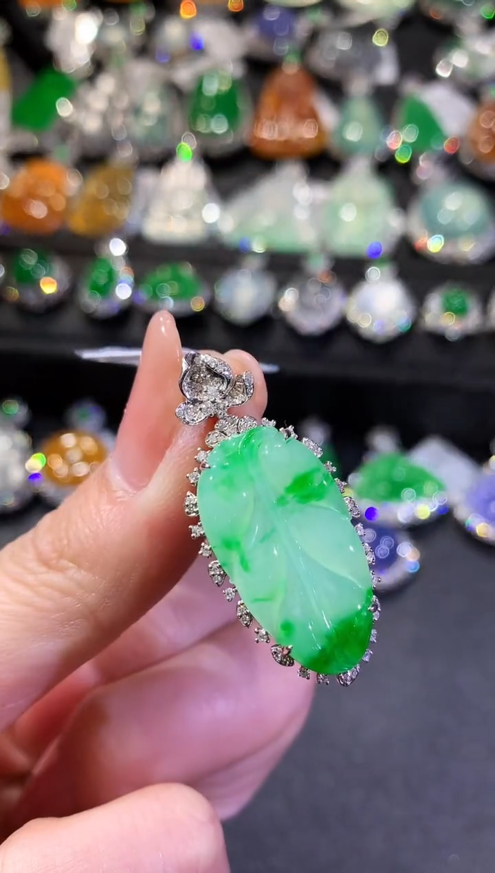 【闪购商品】翡翠吊坠(不含链)18K金镶嵌101-叶子