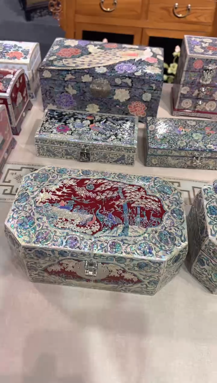 【闪购商品】鱼锁绒布底·弘贝雅螺钿漆器文化馆