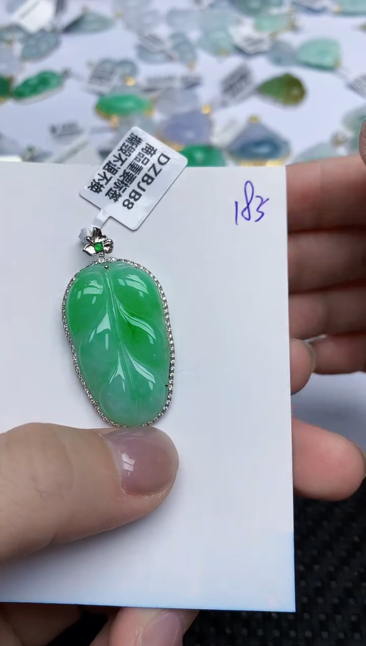 【闪购商品】翡翠颈饰18K金镶嵌天然翡翠A货