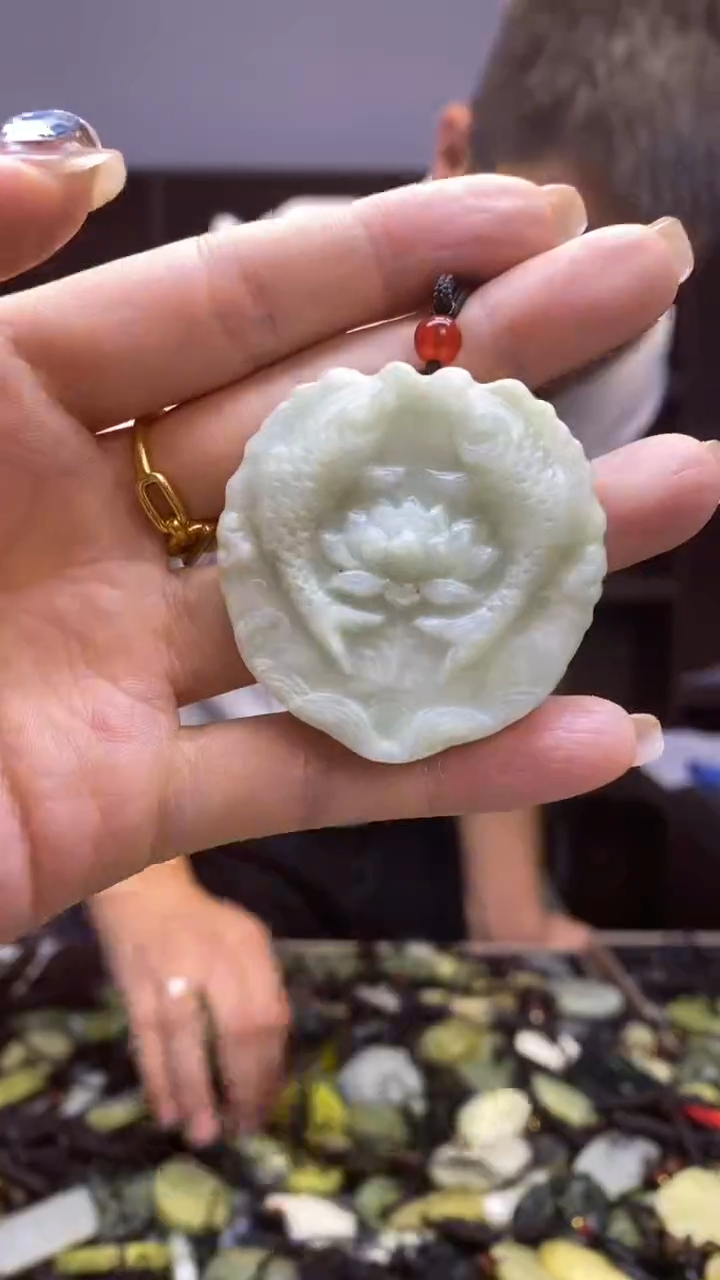 未镶嵌岫玉挂件 