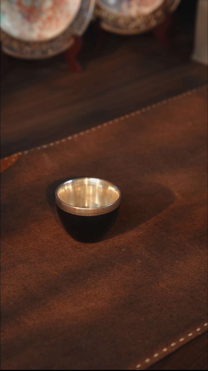 乌金釉裂变鎏银小茶杯