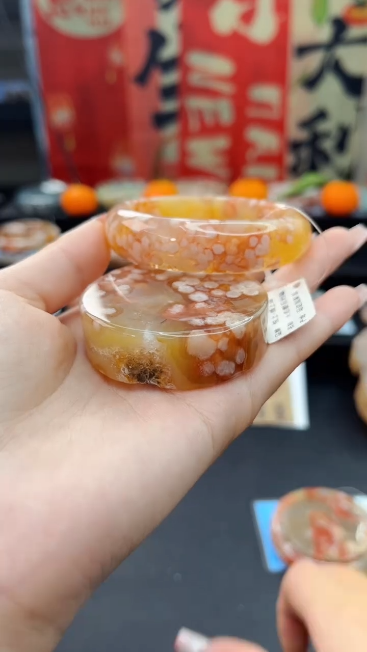 【闪购商品】石英质玉手镯未镶嵌赠送镯心（圈口）53