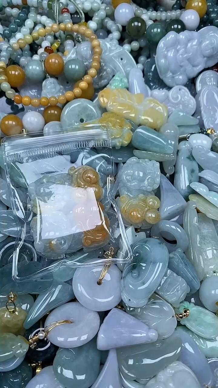 【闪购商品】翡翠颈饰未镶嵌闪购0005978多样性发其一
