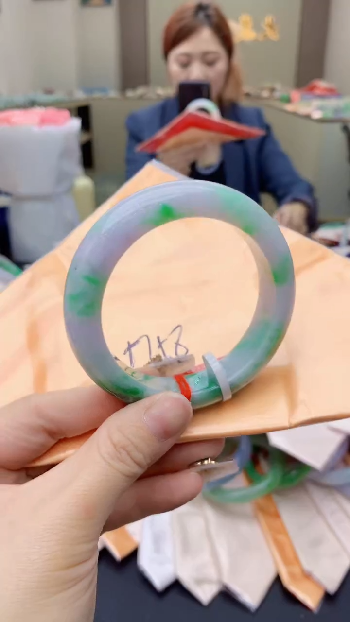 【闪购商品】翡翠手镯未镶嵌0867623354