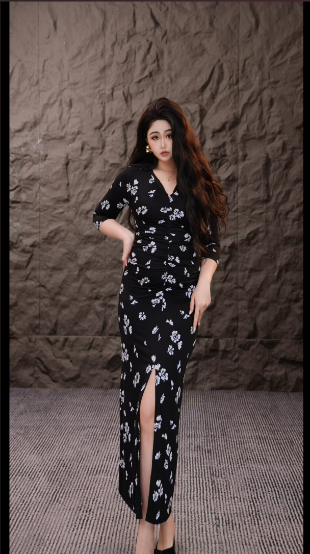 蓝蝶花｜微胖宽松V领显瘦气质时尚设计师长袖开叉连衣裙