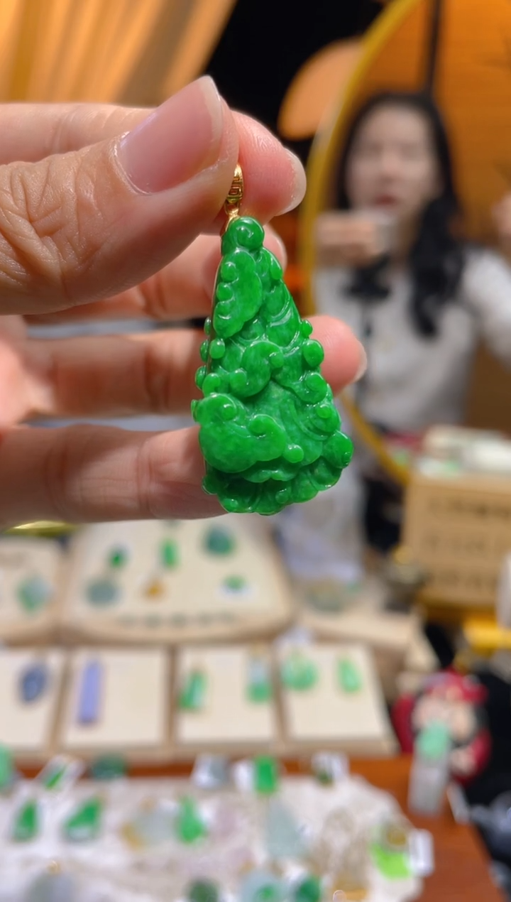 【闪购商品】翡翠颈饰18K金镶嵌假一赔三