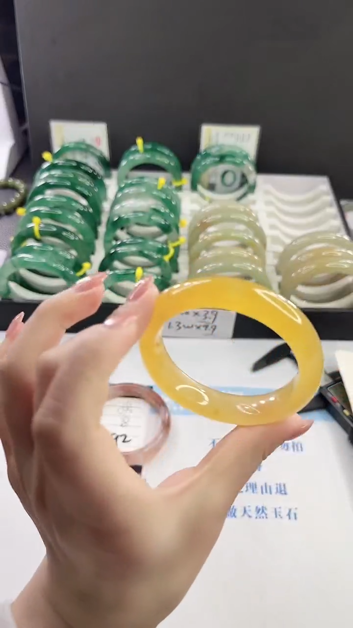 未镶嵌手镯石英质玉多样性发货V93