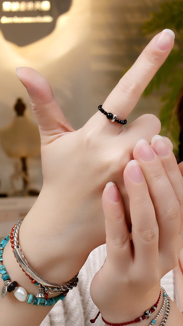 无925银黑尖晶纯银戒指