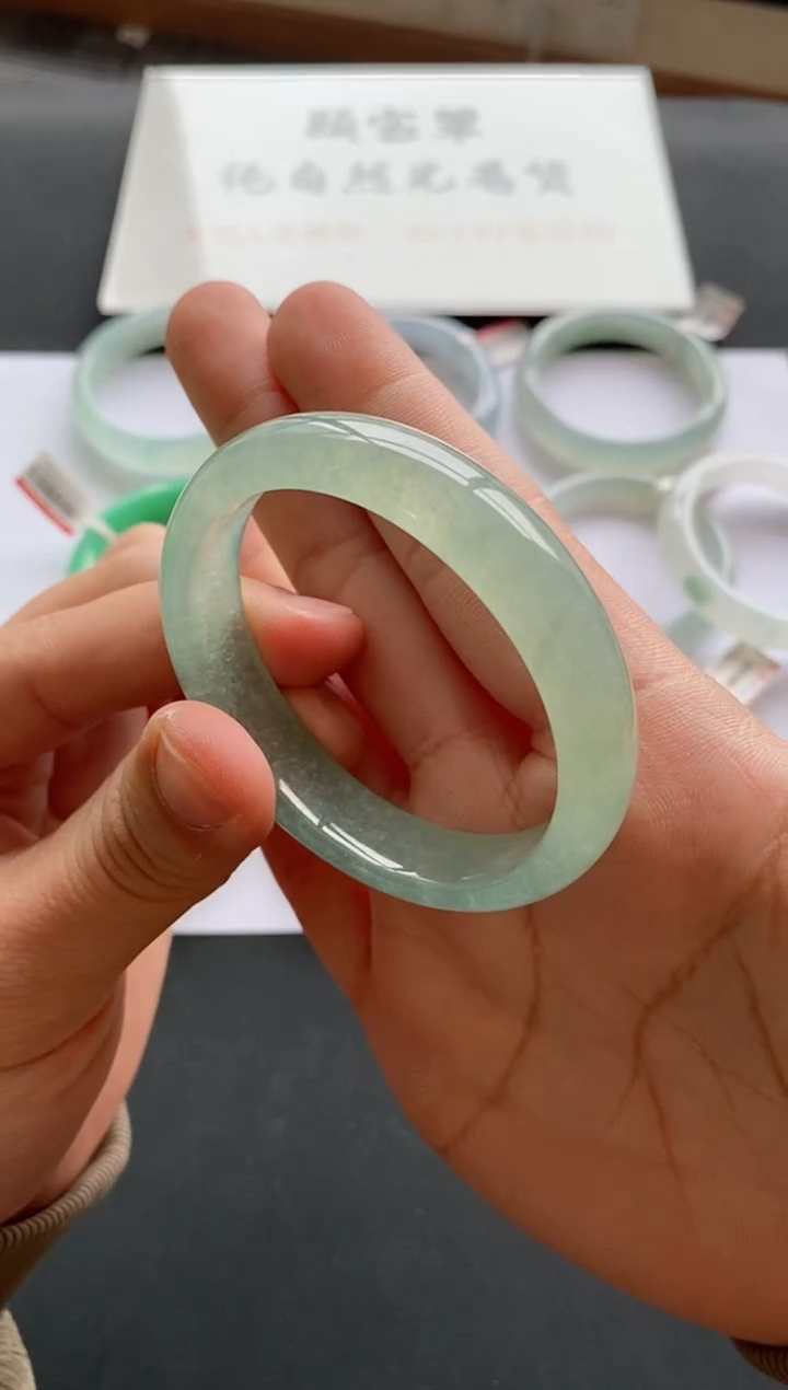 【闪购商品】翡翠手镯未镶嵌39号53.5*47.8*12.5*7+