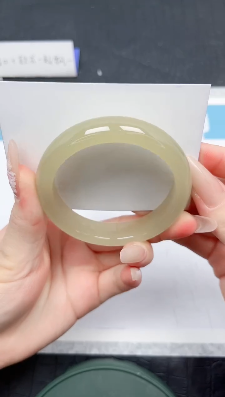 【闪购商品】石英质玉手镯未镶嵌67-56.1