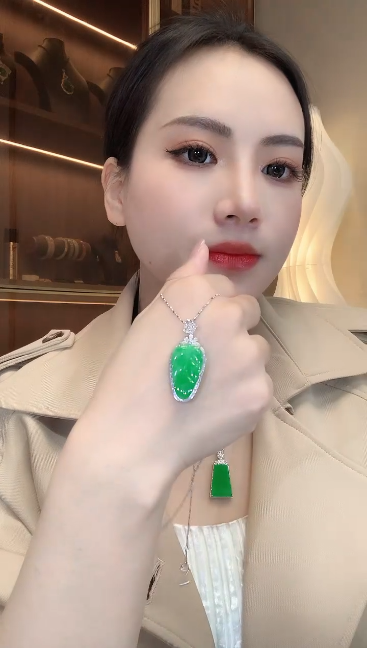 【闪购商品】翡翠吊坠(不含链)18K金镶嵌A41